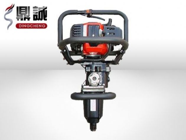 點擊查看詳細(xì)信息<br>標(biāo)題：便攜式內(nèi)燃扳手 閱讀次數(shù)：4670