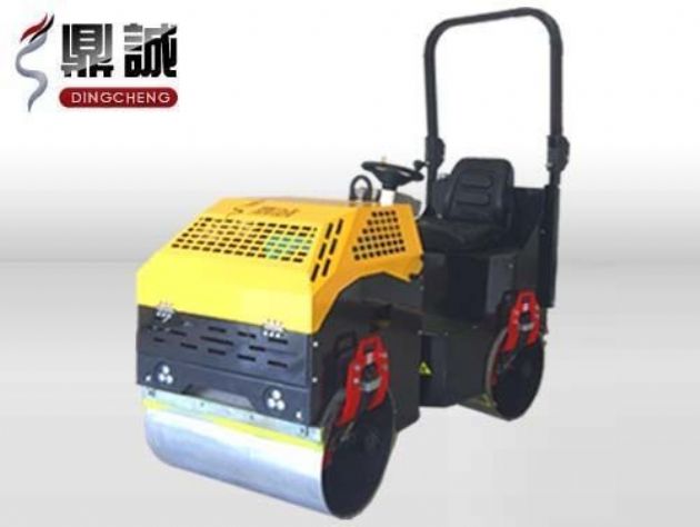 點(diǎn)擊查看詳細(xì)信息<br>標(biāo)題：1噸全液壓振動(dòng)壓路機(jī) 閱讀次數(shù)：14817